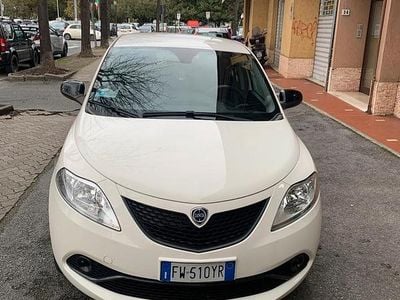 Usata Lancia Ypsilon 69 CV (50 kW) 2019 Bianco Utilitaria