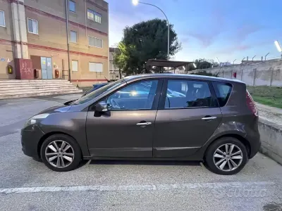 Usata Renault Scenic E-Tech XMOD 110 CV (80 kW) 2009 Monovolume