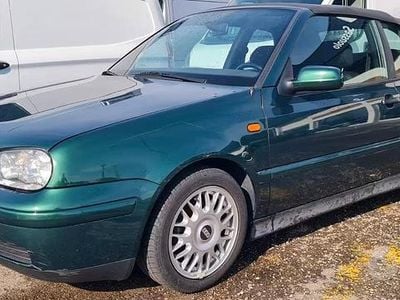 Usata VW Golf Cabriolet Trendline 75 CV (55 kW) 1998 Verde Cabrio