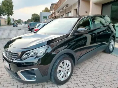 Usata Peugeot 5008 131 CV (96 kW) 2019 Nero SUV
