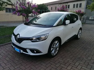 Usata Renault Scénic IV 120 CV (88 kW) 2019 Bianco Monovolume