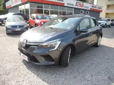Usata Renault Clio V Zen 101 CV (74 kW) 2022 Grigio Berlina
