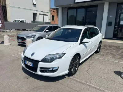 Usata Renault Laguna III 150 CV (110 kW) 2011 Bianco pastello Station wagon