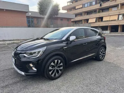 Usata Renault Captur Zen 101 CV (74 kW) 2023 Nero SUV