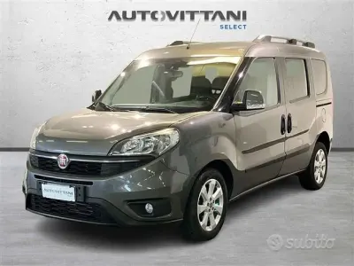 Usata Fiat Doblò Lounge 120 CV (88 kW) 2017 Gray Monovolume