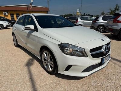 Usata Mercedes A180 Premium 109 CV (80 kW) 2018 Bianco Berlina