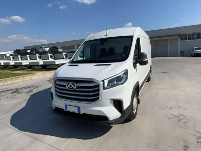 Usata Maxus V90