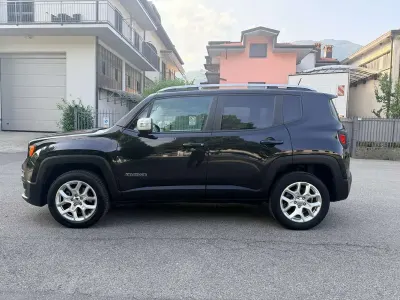 Usata Jeep Renegade Limited 140 CV (102 kW) 2015 Nero SUV