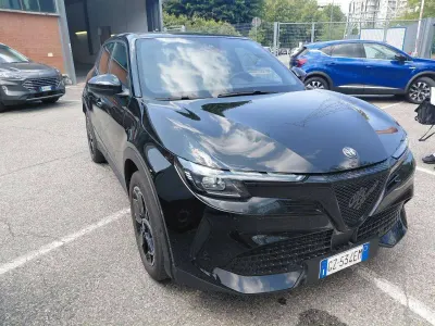 Usata Alfa Romeo Junior Edizione Speciale 61 kW (84 CV) 2025 Nero SUV