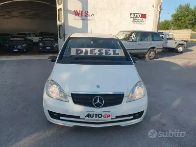 Usata Mercedes A160 109 CV (80 kW) 2011 Bianco Utilitaria