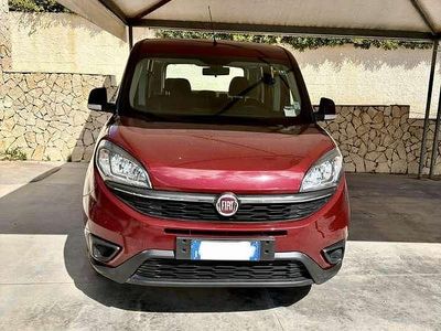 Usata Fiat Doblò Lounge 95 CV (69 kW) 2018 Rosso Monovolume