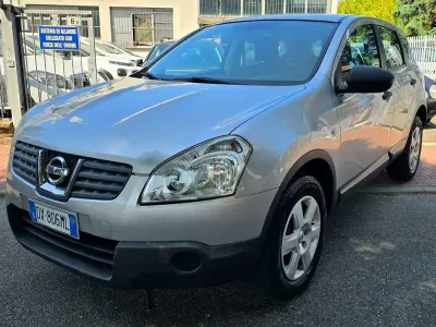 Usata Nissan Qashqai Tekna 117 CV (86 kW) 2009 Argento SUV