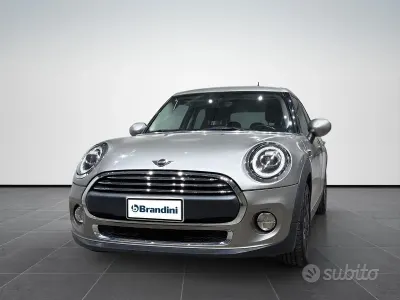 Usata Mini ONE 102 CV (75 kW) 2019 Grigio Utilitaria