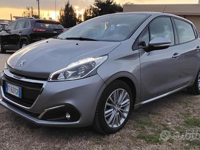 Usata Peugeot 208 Active 101 CV (74 kW) 2019 Grigio Utilitaria