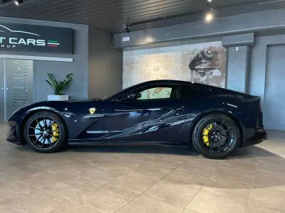 Usata Ferrari 812 795 CV (584 kW) 2018 Blu pozzi Coupé