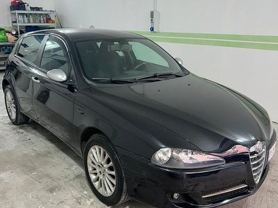 Usata Alfa Romeo 147 120 CV (88 kW) 2009 Nero Utilitaria