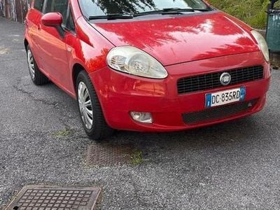 Usata Fiat Grande Punto Active 65 CV (47 kW) 2006 Rosso Utilitaria