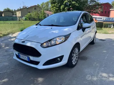 Usata Ford Fiesta Titanium 95 CV (69 kW) 2016 Bianco Utilitaria