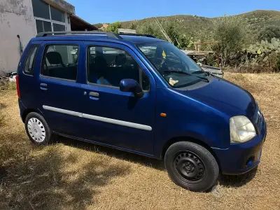 Usata Opel Agila Club 69 CV (50 kW) 2006 Blu Monovolume