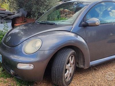 Usata VW New Beetle 101 CV (74 kW) 2005 Grigio Utilitaria