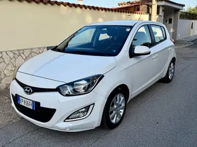 Usata Hyundai i20 85 CV (62 kW) 2013 Bianco Utilitaria