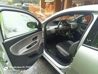 Usata Lancia Ypsilon Silver 69 CV (50 kW) 2014 Argento Utilitaria