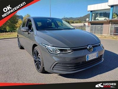 Grigio Usata 2022 VW Golf VIII Life Berlina | 21.500 € (Buon prezzo)