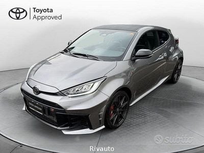 Usata Toyota Yaris 280 CV (205 kW) 2024 Grigio scuro Utilitaria