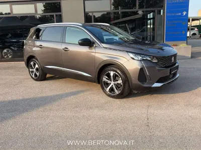 Usata Peugeot 5008 Allure 131 CV (96 kW) 2022 Grigio SUV