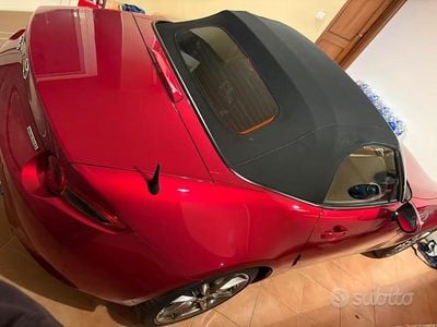 Usata Mazda MX5 Exclusive-Line 184 CV (135 kW) 2023 Rosso Cabrio