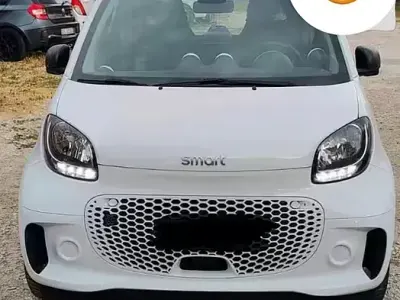 Usata Smart ForTwo Coupé 41 kW (56 CV) 2020 Bianco Utilitaria