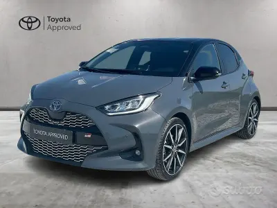 Usata Toyota Yaris Hybrid 130 CV (95 kW) 2025 Grigio Berlina