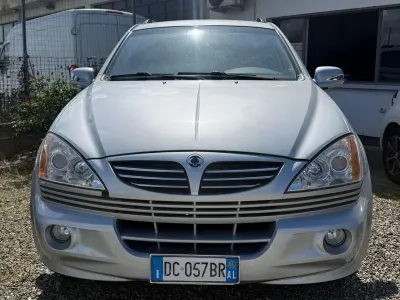 Usata SsangYong Kyron 141 CV (103 kW) 2006 Argento SUV