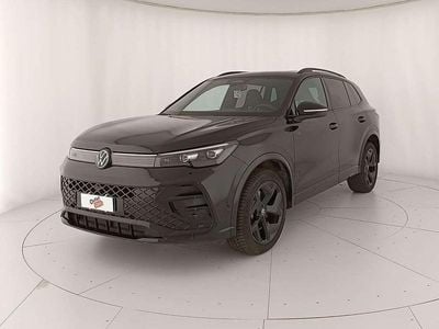 Usata VW Tiguan R-line 193 CV (141 kW) 2024 2t deep black perlato SUV