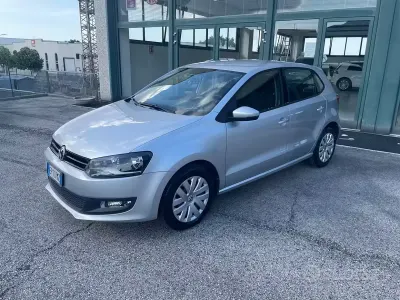 Usata VW Polo Comfortline 75 CV (55 kW) 2012 Grigio Utilitaria