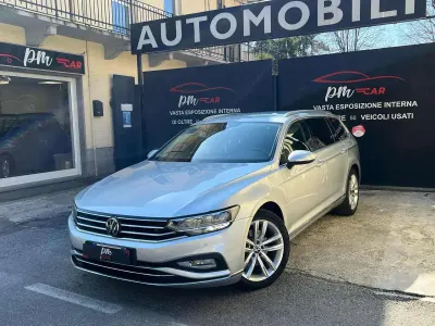 Usata VW Passat Executive 150 CV (110 kW) 2020 Argento Station wagon