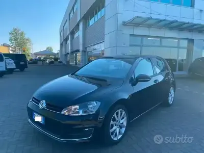 Begagnad VW Golf VII Comfortline 105 HK (77 kW) 2015 Svart Sedan