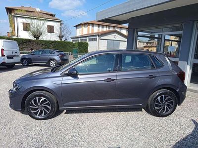Usata VW Polo Life 95 CV (69 kW) 2025 Smokey grey metalizzato Utilitaria