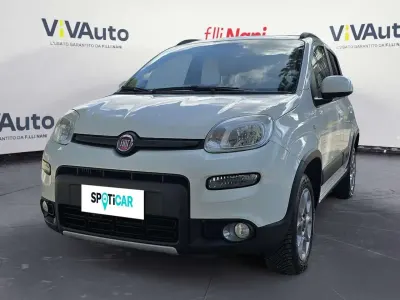 Usata Fiat Panda 4x4 S 75 CV (55 kW) 2015 Bianco Utilitaria