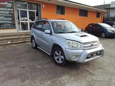 Usata Toyota RAV4 Sol 116 CV (85 kW) 2004 Grigio Station wagon
