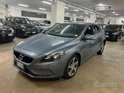 Usata Volvo V40 119 CV (87 kW) 2017 Grigio Berlina