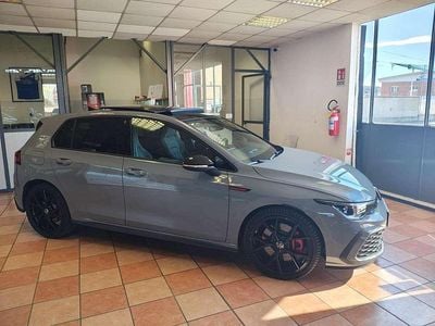 Usata VW Golf VIII GTI 245 CV (180 kW) 2023 Moonstone grey Berlina
