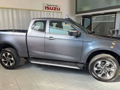 Nuova Isuzu D-Max 164 CV (120 kW) 2026 Obsidian gray mica Pick-up