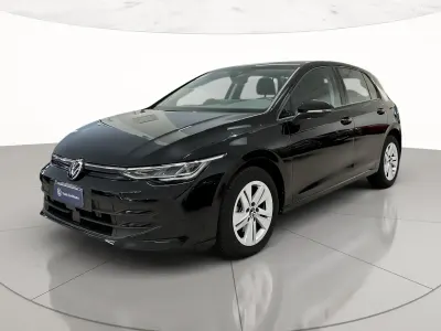 Usata VW Golf VIII Life 115 CV (84 kW) 2025 Grenadill black metallizzato Berlina