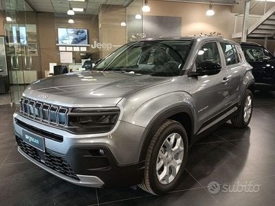 Ny Jeep Avenger Altitude 101 HK (74 kW) 2025 Grå SUV