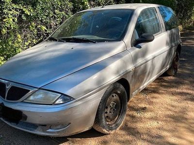 Usata Lancia Ypsilon 60 CV (44 kW) 2002 Utilitaria