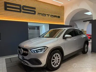 Usata Mercedes GLA200 Business 150 CV (110 kW) 2021 Grigio SUV