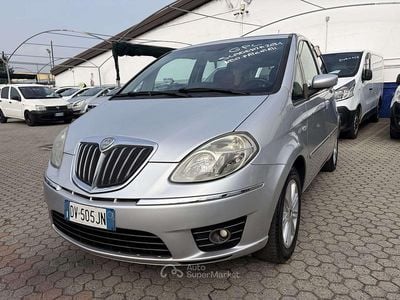 Usata Lancia Musa 95 CV (69 kW) 2009 Argento Monovolume