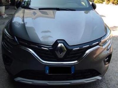 Usata Renault Captur 94 CV (69 kW) 2021 Grigio SUV