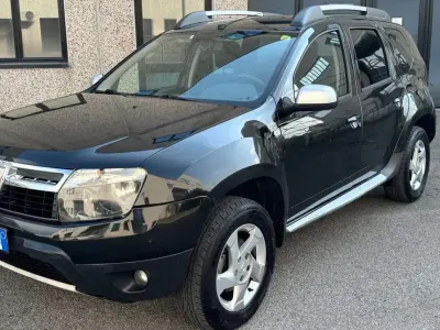 Usata Dacia Duster Lauréate 110 CV (80 kW) 2011 Nero SUV